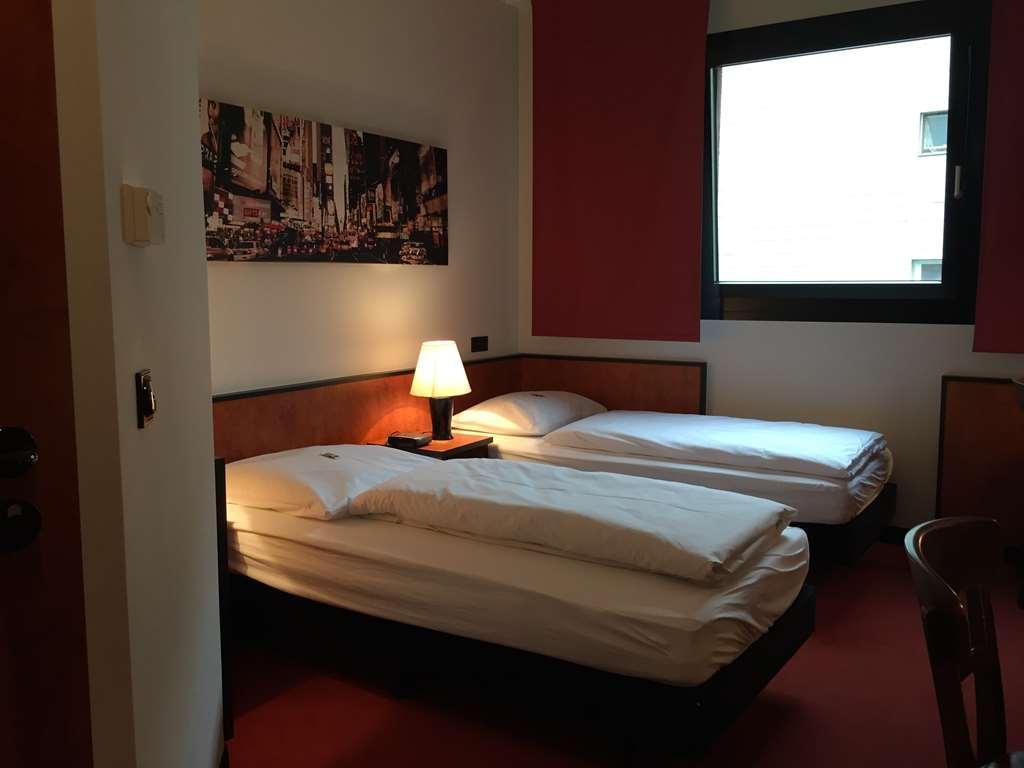 Ara Hotel Comfort Ingolstadt Oda fotoğraf